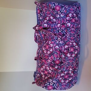 Vera Bradley NWT Large traveling duffel bag.